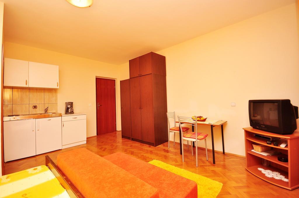 Apartments Ivan Duće Cameră foto
