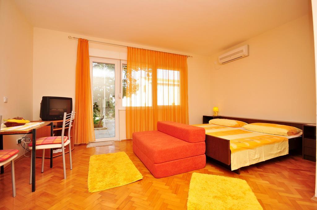 Apartments Ivan Duće Cameră foto