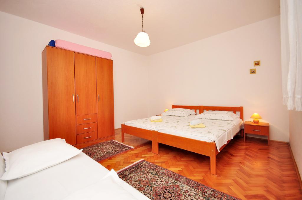 Apartments Ivan Duće Cameră foto