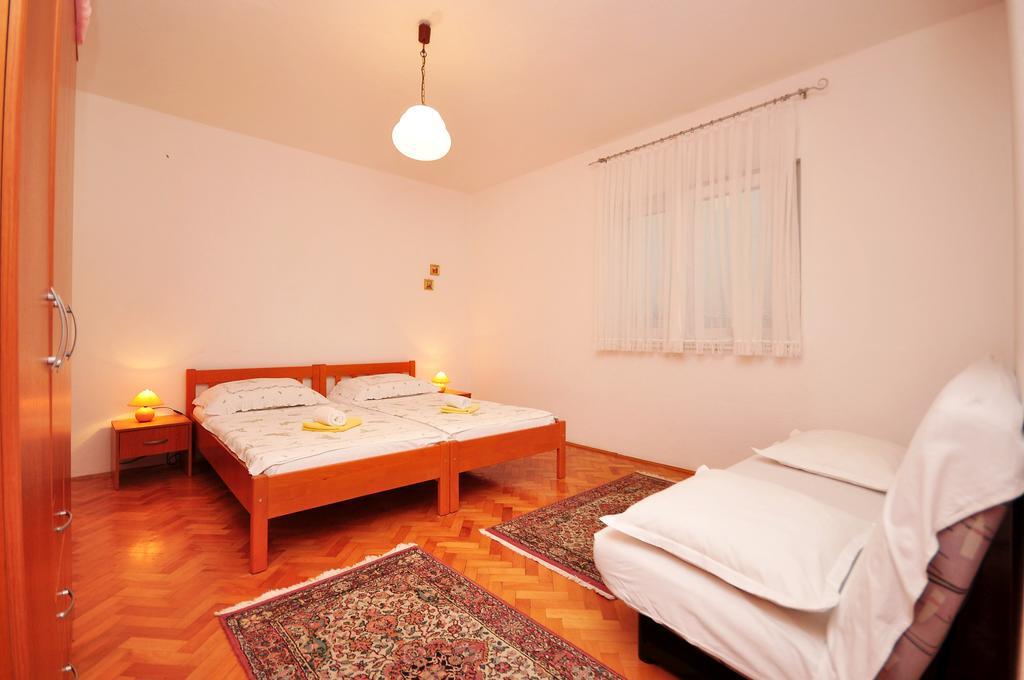 Apartments Ivan Duće Cameră foto